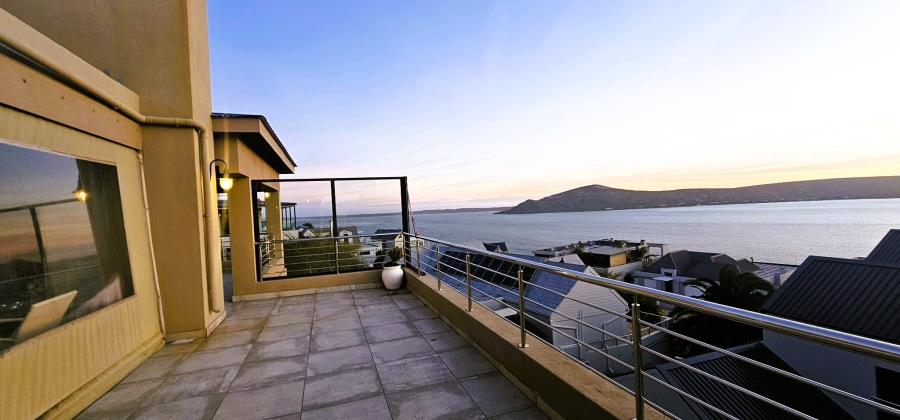 8 Bedroom Property for Sale in Myburgh Park Western Cape